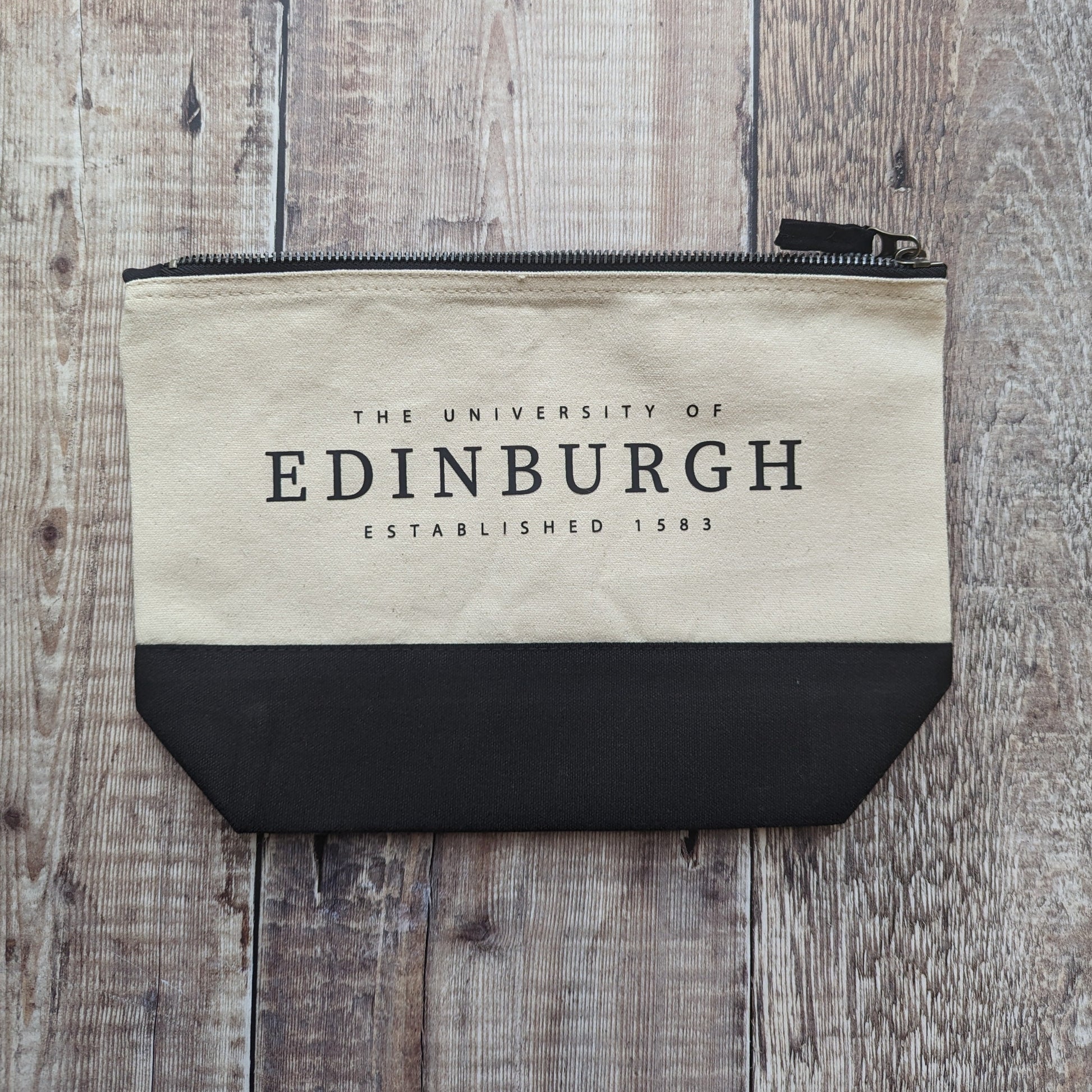 The University of Edinburgh Established 1583 Monochrome pouch with zip.