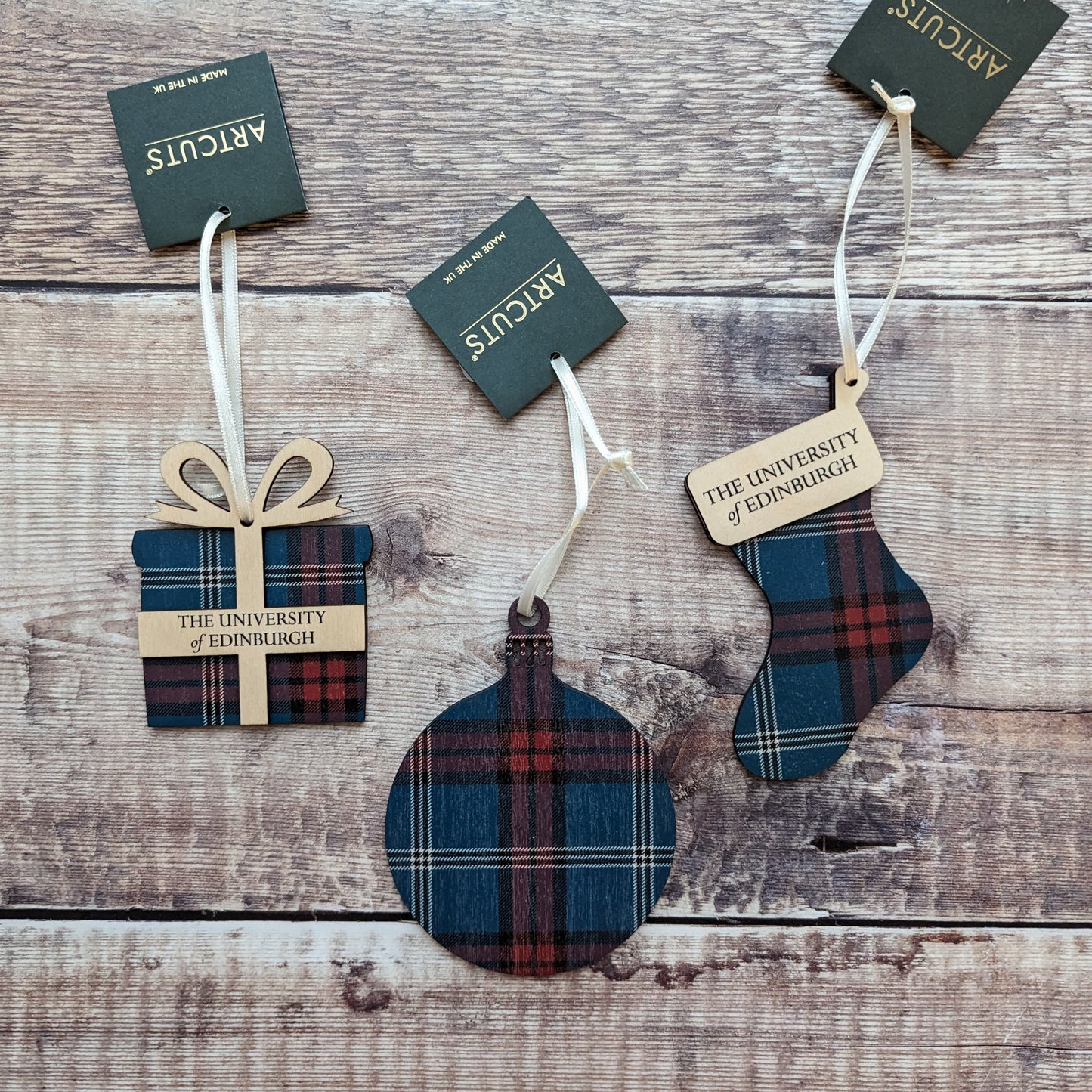 Tartan Present Decoration