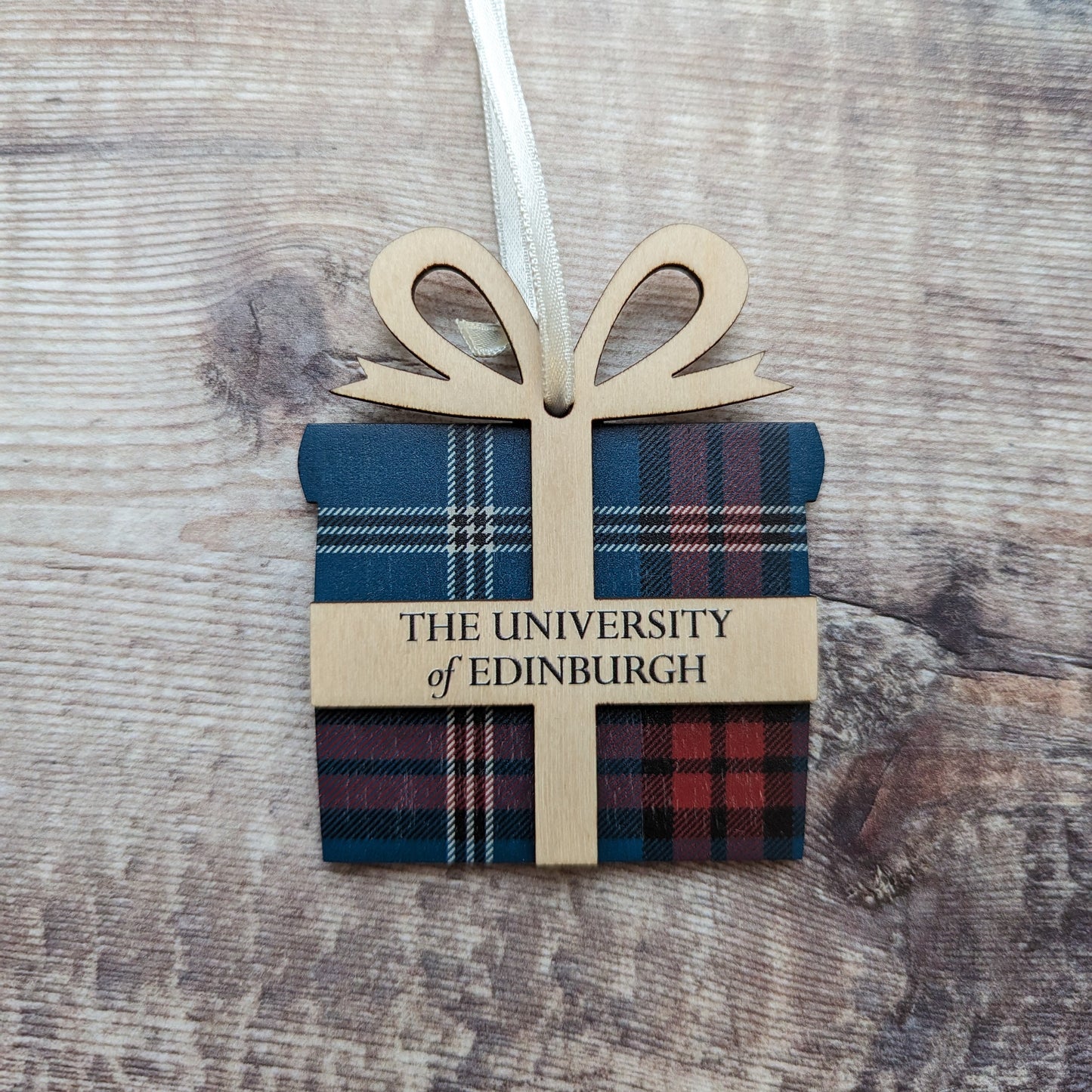 Tartan Present Decoration